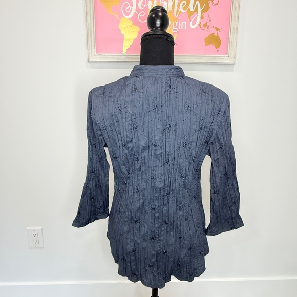 St. John’s Bay Blue Women's Casual Button Up Blouse (M) - Picture 3 of 8